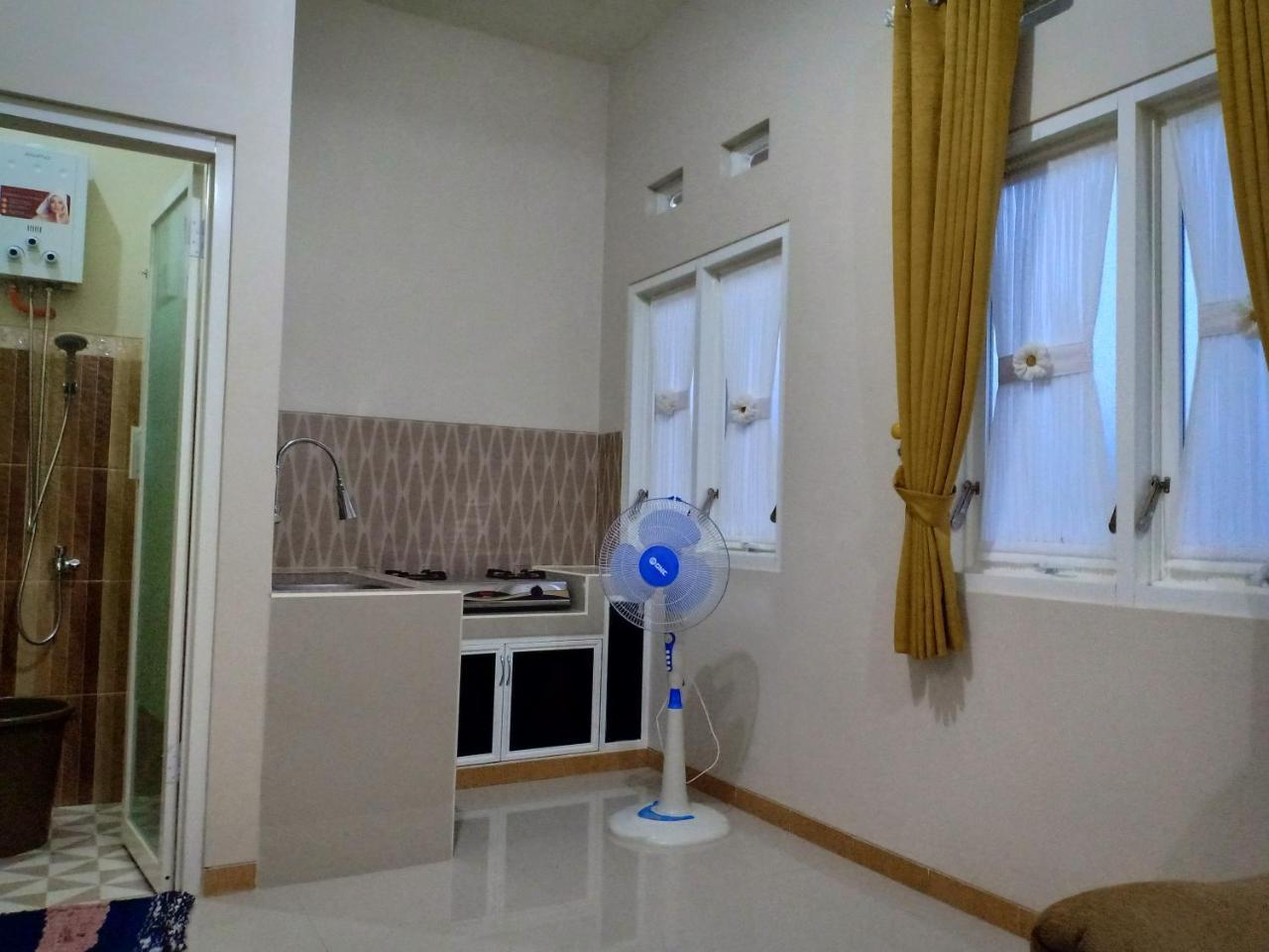 Green Homestay Malang Exterior foto