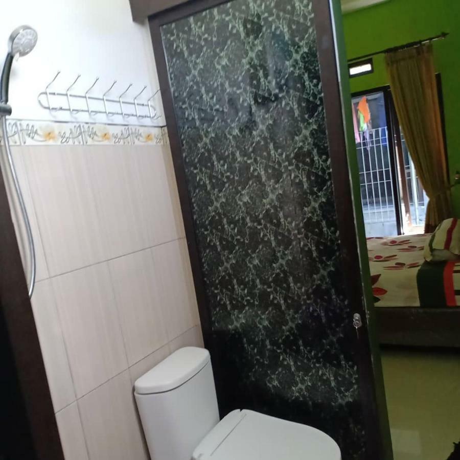 Green Homestay Malang Exterior foto